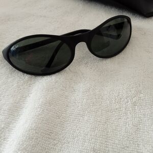 Ray-Ban Black Oval Sunglasses W2174 P57 Predator Vintage